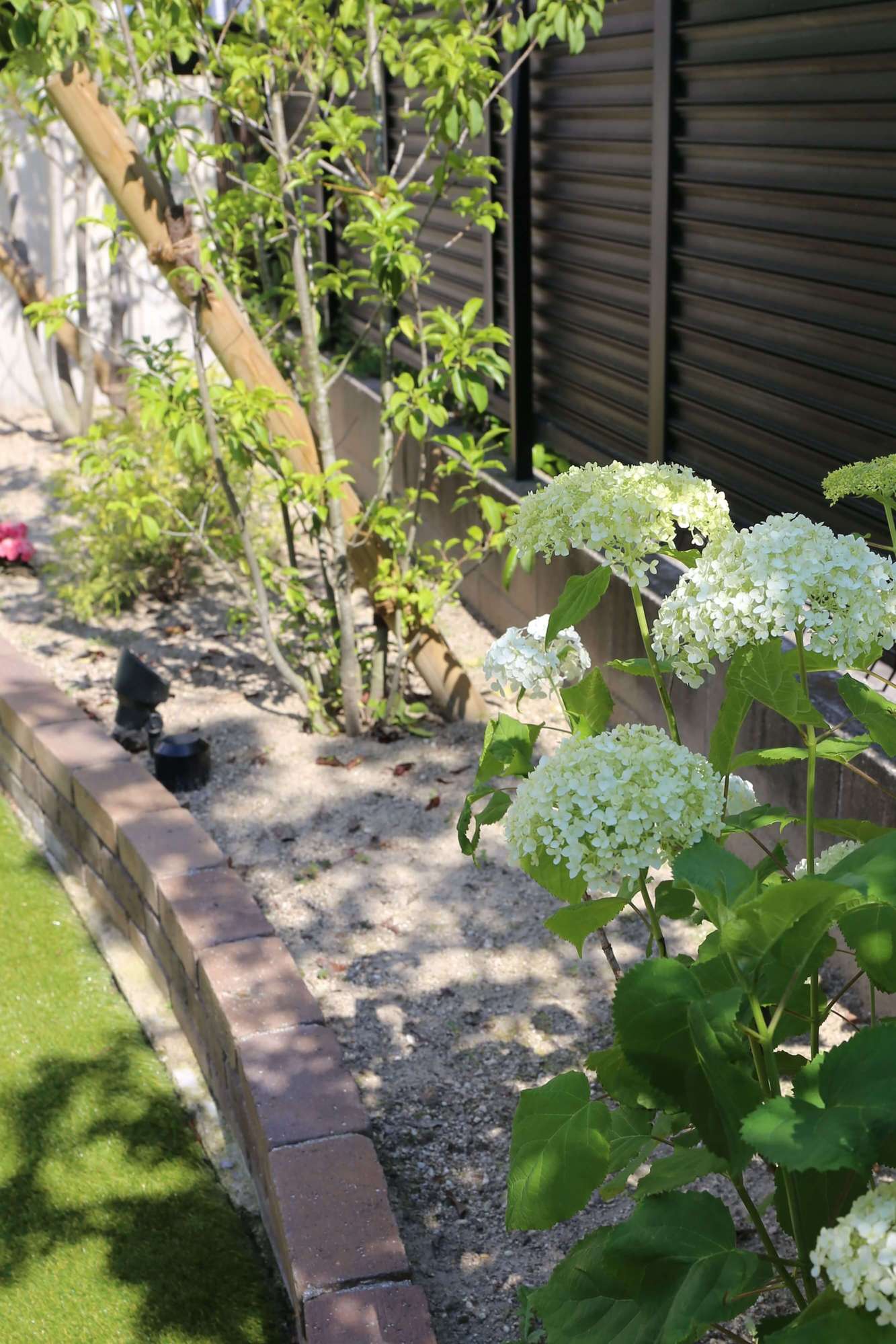 外構 庭 ガーデン リフォーム 愛知県 名古屋市　人工芝 門まわり ボビ 宅配ポスト 花壇